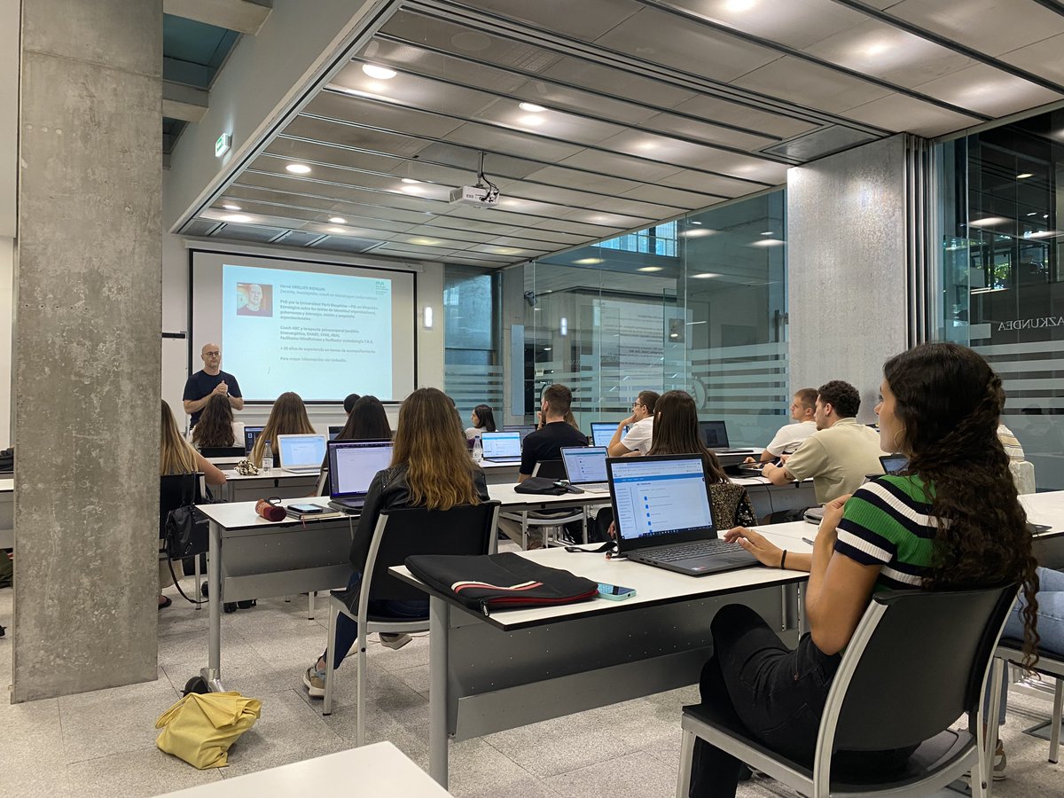 MU Marketing Digital tweet media