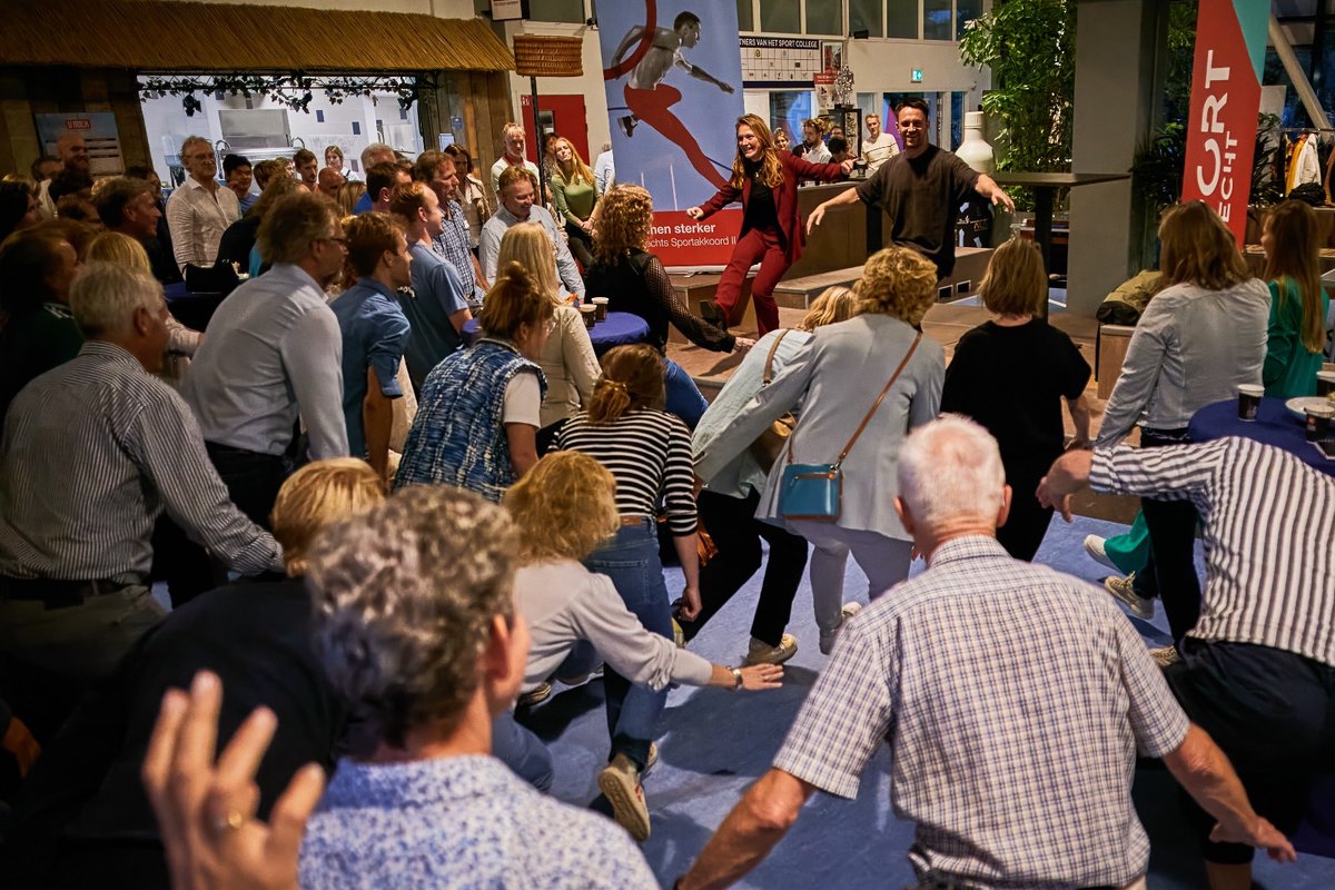Trots! Het nieuwe Utrechtse Sportakkoord 'Samen Sterker' is gepresenteerd tijdens de 030 Sport Meet-up. Samen met de sport willen we ervoor zorgen dat iedereen veilig kan sporten en bewegen. ⚽🏃‍♀️ 
utrecht.nl/nieuws/nieuwsb…
