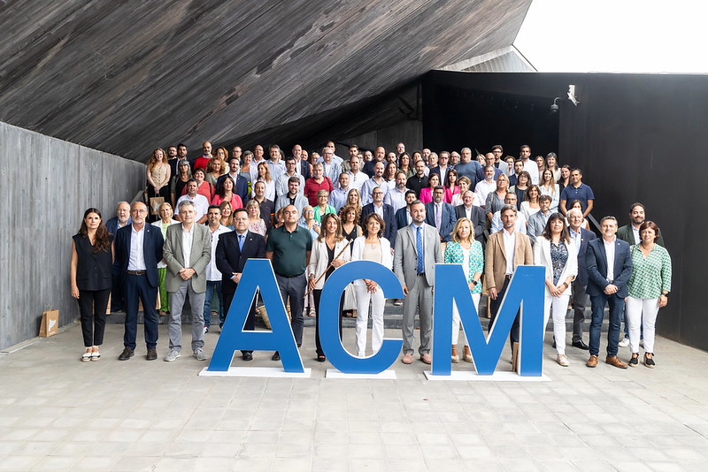 L’Alcaldessa de Llorenç del Penedès, Montserrat Ventosa va ser escollida aquest passat divendres com a nova membre de l’executiva de l’ACM, l’Associació Catalana de Municipis que engloba tots els 947 municipis de Catalunya

+ info: llorenc.cat

#AjuntamentLlorenç #ACM