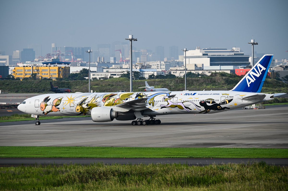 HND_P3's tweet photo. HICより✈︎
イーブイジェット✈︎
JA784A（B77W）
#羽田空港
#全日空
#Boeing
#Pokémon
#Eievui
#ソラマニ_ヒコーキ https://t.co/ctzkCBAdmS