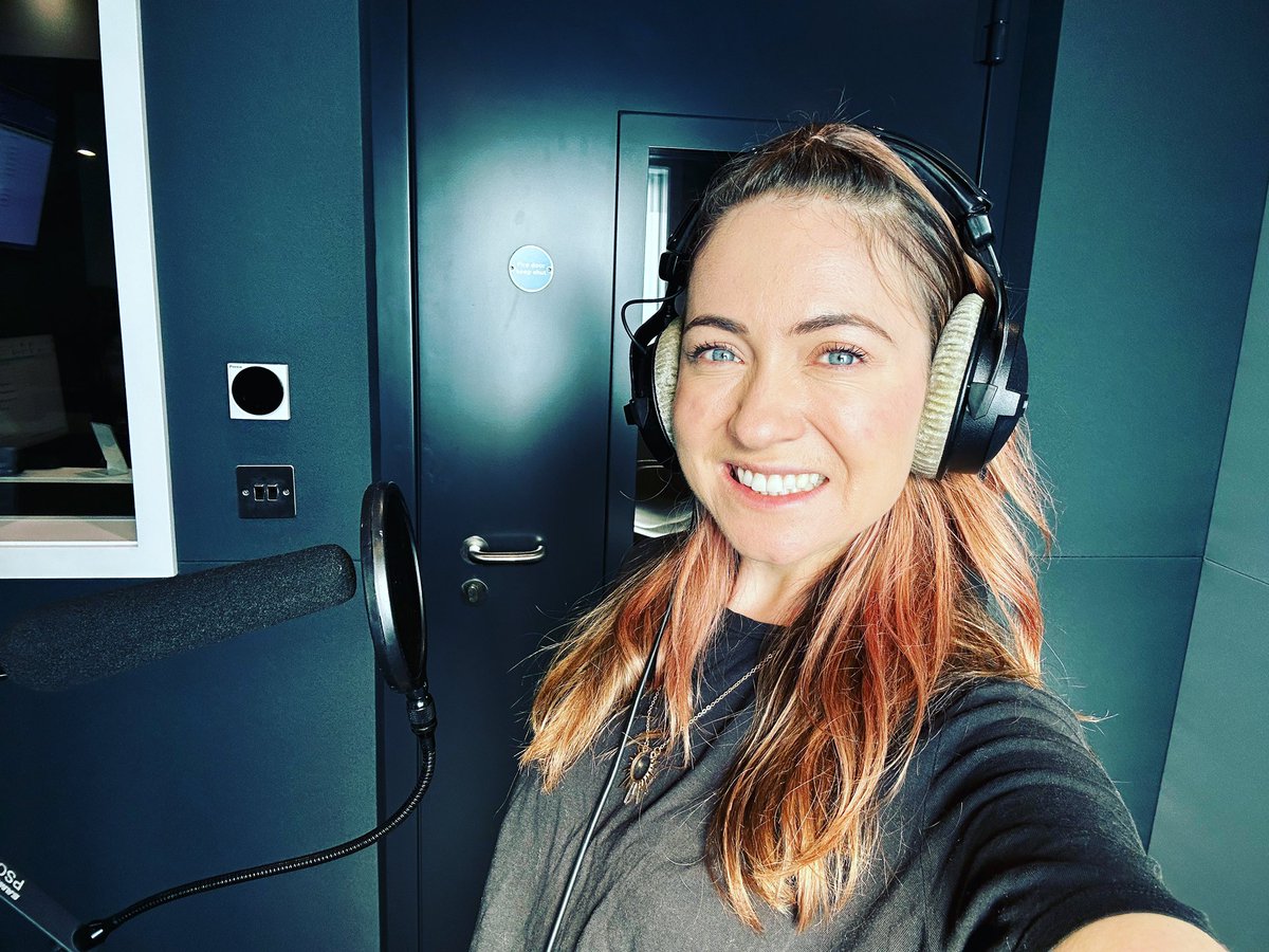 IamCarinaReeves's tweet photo. Back in the studio!
#studo #voiceover #videogame https://t.co/W0YrjcOyO6