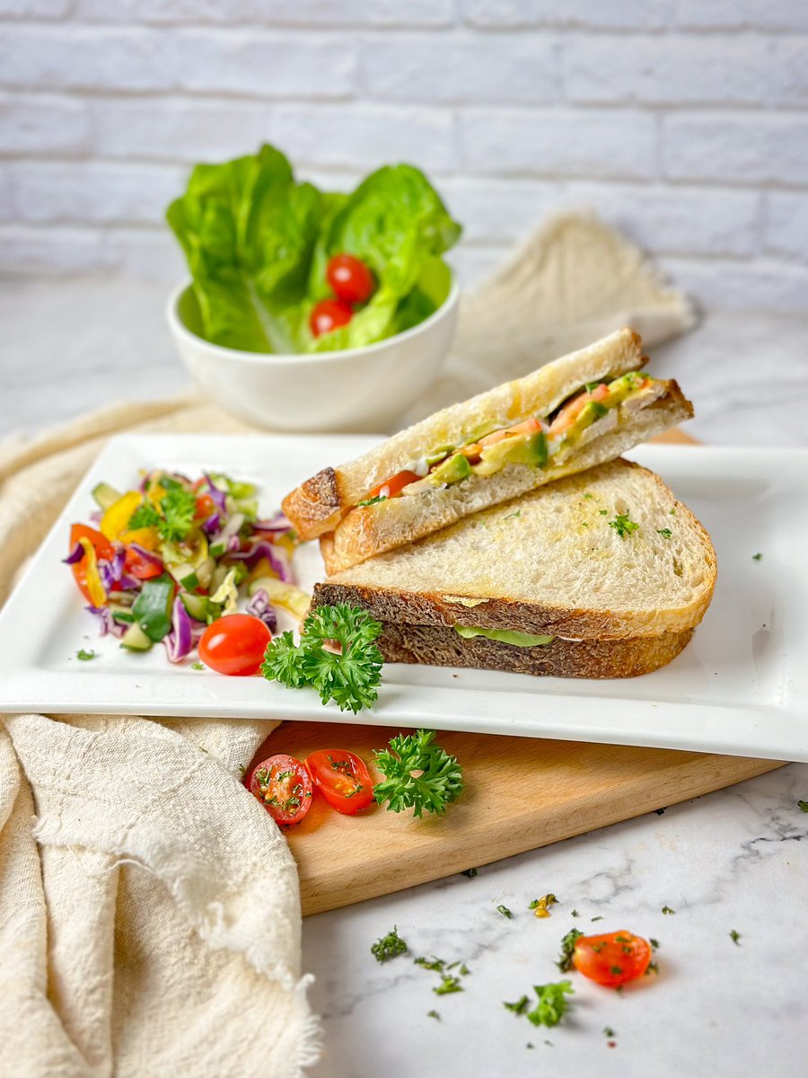 tedboybakery's tweet image. I’m not saying that I’m a sandwich expert, but I know a good one when I see it. 🥪
Let’s end the day with wholesome goodness of Chicken Avocado Sandwich!🐔🥑🥯

#tedboy #avocado #chicken #sandwich #sourdough