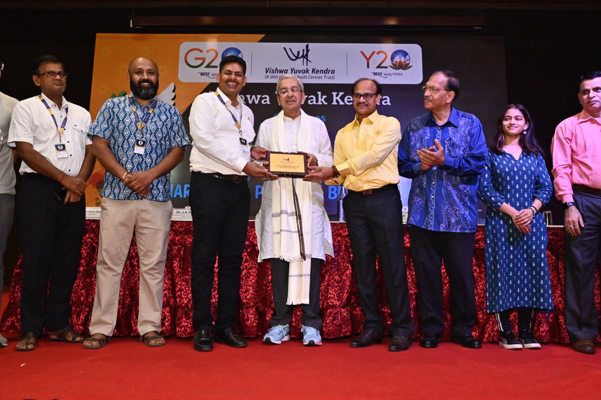 VYKIndia's tweet image. Vishwa Yuvak Kendra&apos;s Peace &amp;amp; Harmony Seminar, Sept 21, 2023: Dr. JS Rajput quotes Tagore, emphasizing individual power of ideas &amp;amp; imagination. Dr. A.K. Merchant discusses ongoing world conflicts &amp;amp; need for global peace consensus. #PeaceSeminar #HarmonyForAll