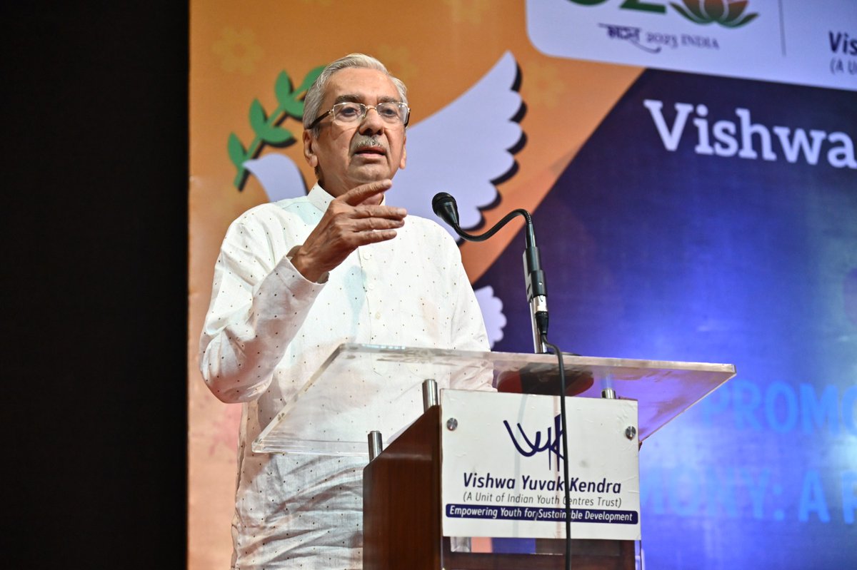 VYKIndia's tweet image. Vishwa Yuvak Kendra&apos;s Peace &amp;amp; Harmony Seminar, Sept 21, 2023: Dr. JS Rajput quotes Tagore, emphasizing individual power of ideas &amp;amp; imagination. Dr. A.K. Merchant discusses ongoing world conflicts &amp;amp; need for global peace consensus. #PeaceSeminar #HarmonyForAll