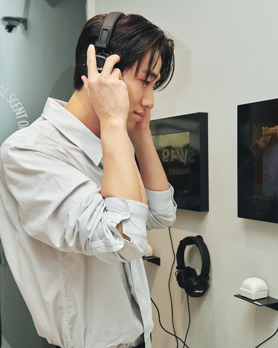 NamYoonsuStory's tweet photo. [230921 Nam Yoonsu IG Update]

©nam_yoonsu :
🥰.
Please celebrate the opening of the first flagship store of Fine Fragrance brand SW19 with time-changing scents!

@SW19_official #SW19Fragrance #JourneytotheMoments #SW19GAROSUGIL #SW19가로수길 #NamYoonsu #남윤수 https://t.co/FKLGsBtpVV