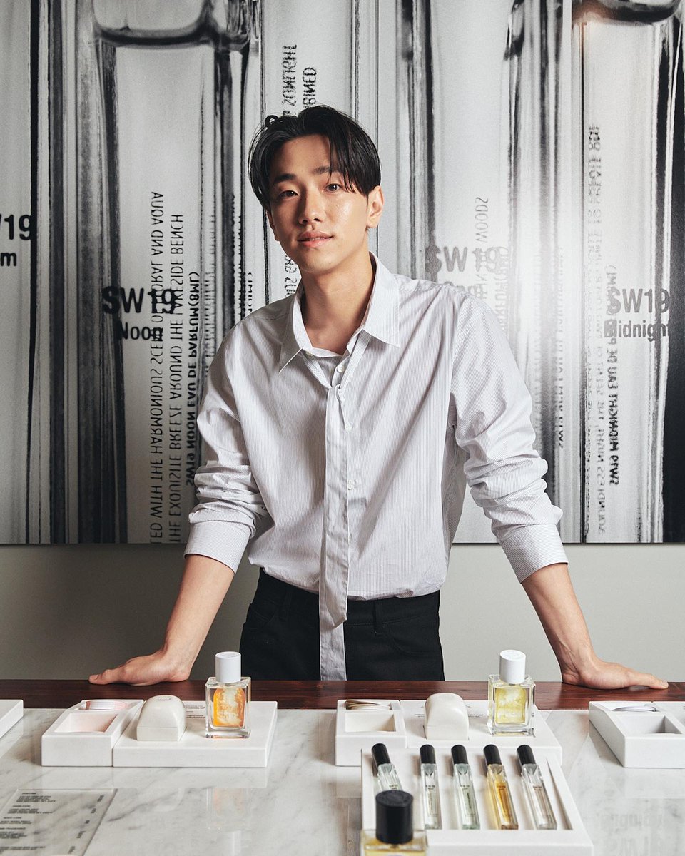 NamYoonsuStory's tweet photo. [230921 Nam Yoonsu IG Update]

©nam_yoonsu :
🥰.
Please celebrate the opening of the first flagship store of Fine Fragrance brand SW19 with time-changing scents!

@SW19_official #SW19Fragrance #JourneytotheMoments #SW19GAROSUGIL #SW19가로수길 #NamYoonsu #남윤수 https://t.co/FKLGsBtpVV