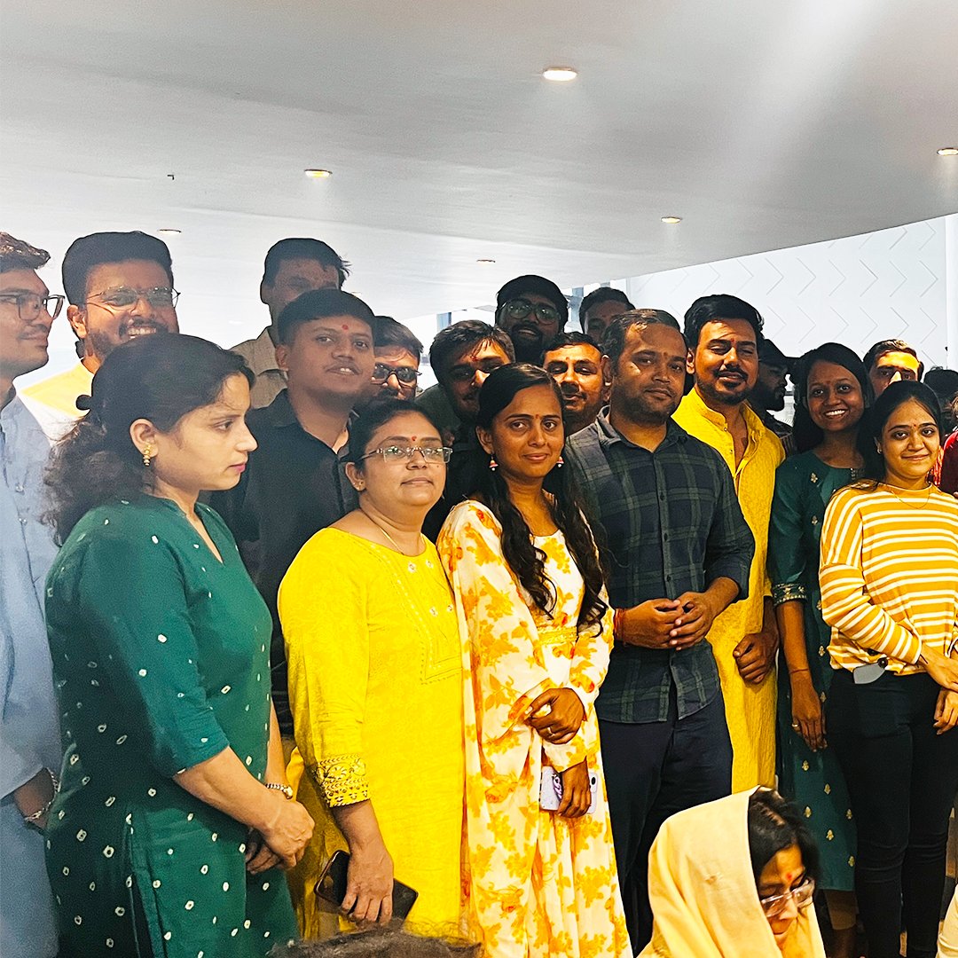 tenupsoft's tweet photo. Feeling blessed to have an opportunity to be part of the auspicious Ganesh Aarti with Team TenUp!
#GaneshAarti #GaneshChaturthi #Blessings #TeamTenUp #Devotion #GanpatiBappa #Spirituality #FestiveSeason #Celebration #Happiness https://t.co/y6vKkWPPtD