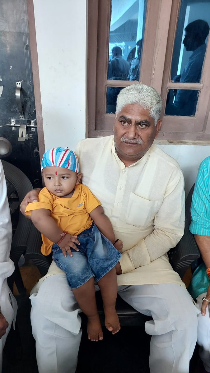 JaswantSainiBJP's tweet photo. SMA Type - 1 नामक बीमारी से पीड़ित बच्चे भूदेव शर्मा के आवास ग्राम खजुरवाला पहुंचकर परिवार जनों से भेंट कर भूदेव शर्मा की बीमारी के विषय मे विस्तृत रूप से जानकारी की साथ ही अपनी एक माह की सैलरी का चैक भूदेव शर्मा को लगने वाले Zolgensma Injection जिसकी कीमत 17.50 करोड़ रुपए है के लिए सहयोग के रूप में दिया ।
लक्ष्य बड़ा है, लेकिन नामुमकिन नही है ,
इसलिए आप सभी से भी आग्रह करना चाहता हूँ, की आप भी अपने सामर्थ्य अनुसार आर्थिक सहयोग करें ताकि भूदेव शर्मा को स्वस्थ जीवन मिल सके ।
इस दौरान मंडल अध्यक्ष भाजपा श्री पवन त्यागी , श्री मान सिंह सैनी , श्री रिशु भारद्वाज उपस्थित रहे ।
@narendramodi @AmitShah @JPNadda @myogiadityanath @myogioffice @BJP4India
@BJP4UP @PMOIndia
#Save_Bhudev #Helpbhudev 
#bhudevfightSma #bhudevsma