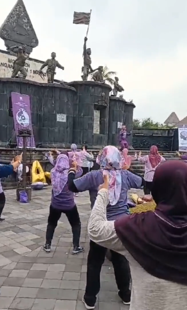 AlzDisInt's tweet photo. Today is #WorldAlzDay! 🌍 A huge thank you to our member associations, who made this year our biggest yet.
Read our World Alzheimer Report 2023 🔗 https://t.co/XoaGWsu9ao https://t.co/qiVGG6JpLn