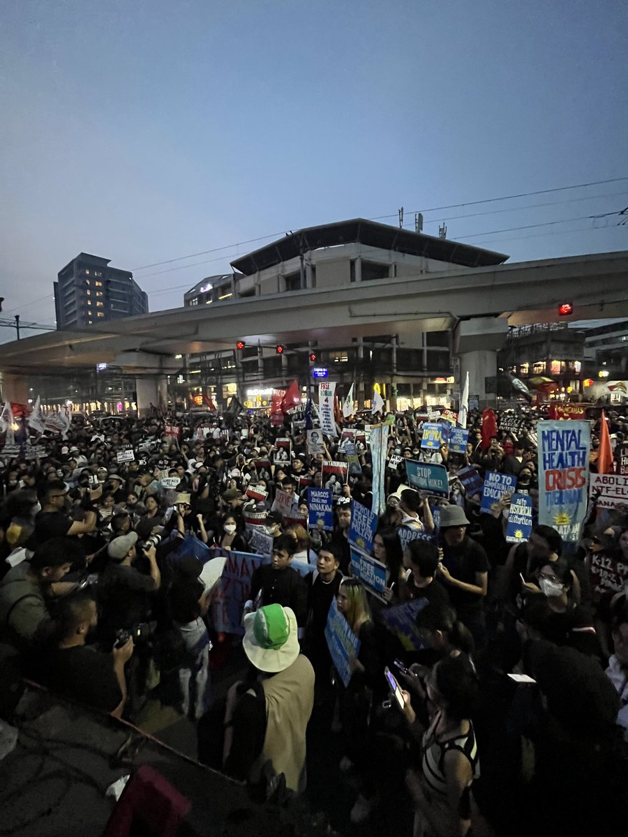 WATCH👀: 📍Philippines

ILPS joins today’s mobilization in commemoration of the 51st anniversary of Martial Law in the Philippines. We are in solidarity with the calls:

Never again to Martial Law!
Junk the "terror law"!
Abolish the NTF-ELCAC! No justice, no peace!