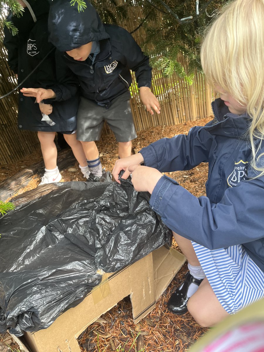 BrabynsPrep's tweet photo. This week children in Reception have been creating their very own Hedgehog hotel in our outdoor area. They worked as a team to cut out holes into the box and collected a range of different objects to encourage our spiky friends to venture inside! #BPSNurture #BPSReception #EYFS https://t.co/VZx7BdjhXf