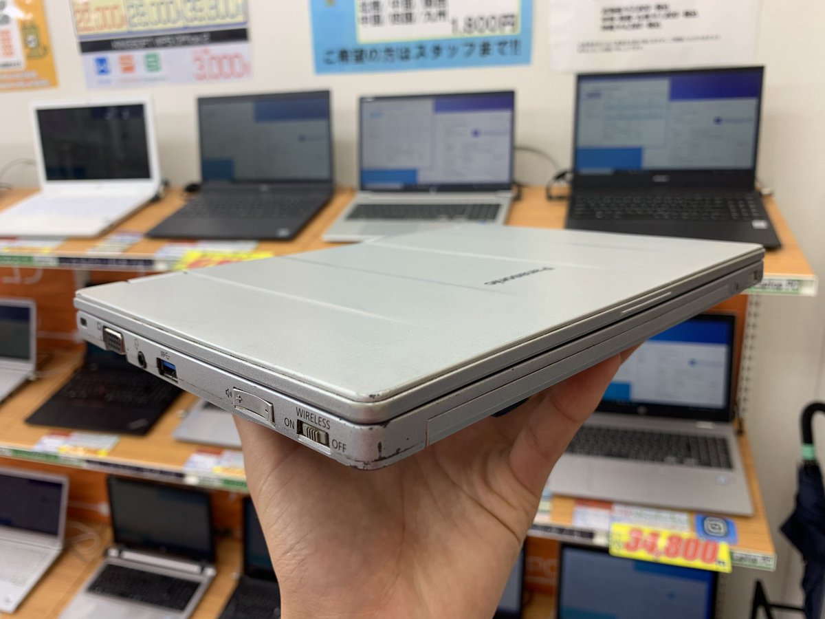 PCcomfullAKB4's tweet photo. 今週の秋葉原4店舗共通セール!
①【CF-RZ6RFRVS】
あの大人気マシン RZ6が激安で登場!手のひらサイズのコンパクトな10.6インチワイド🖐️
省電力仕様の第7世代i5ですが、ネットやOfficeの動作は問題なし!
画面シミや外装使用感ありのため、お安くご提供🤗
4店舗計50台!
#Panasonic #LetsNote #RZ6 https://t.co/aOK1FhgwCx