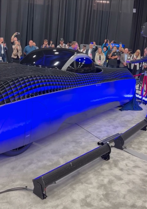 The real-life Alef flying car has just been unveiled for the first time 👏🙌 

#alef #modela #flyingcar #detroitautoshow
