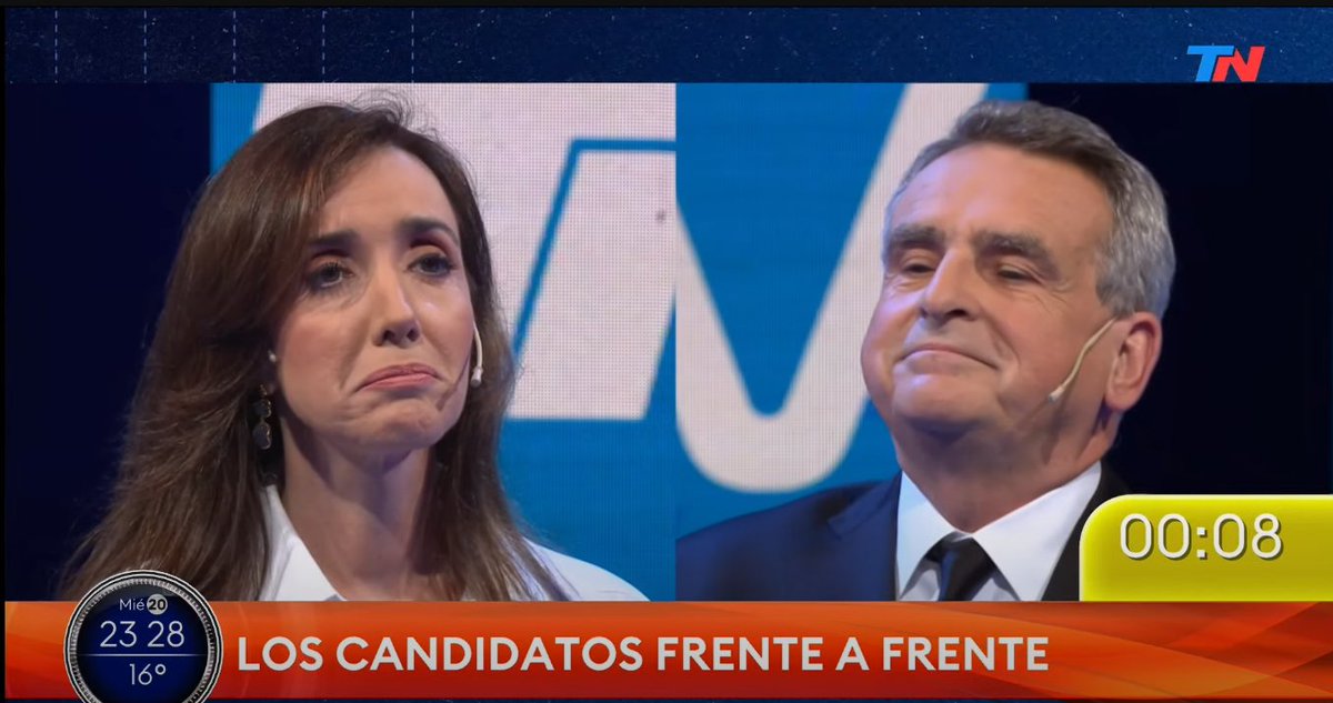 imsonico's tweet photo. @daemoncanaya1 @romerodiario La carita de Vicky cuando Rossi le cierra el orto , y Rossi que la goza bien sabroso https://t.co/MVYHCI3yEm