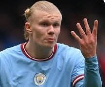 BirimundaSteven's tweet photo. Nvudeyo Epl wikend, ndese enduulu mugwa Chelsea elaga nti kirabika Abramovik yajikolimira! ManU emwede Burnley akabumba n'ejjirita! Ba bigambo boys bakonkonye Spurs nga akadodi! City kata gujituge, Klopp agulabisiza mannyo!
Effolooma lyange liri steady oba liriko akasumagizi?🌝 https://t.co/IZPSmsOYLD