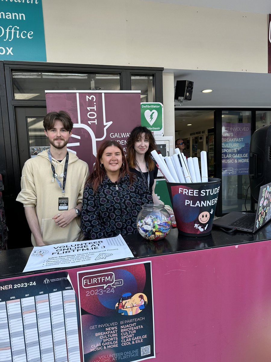 UniOfGalwaySU's tweet image. Freshers’ Fair here until 3pm today 
Call down! 🥳

#DoChomhaltas #FreshersFair
