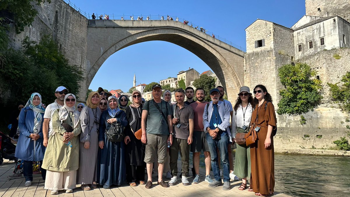 seyirdefteritur's tweet photo. Seyir Defteri 26 Ağustos - 1 Eylül tarihlerinde Balkanlar’daydı. Aliya’yı ziyaret ederek başladığımız rotamızda  Mostar, Kotor, Üsküp ve Priştine de yer aldı. Tarihe tanıklığına şahitlik ettiğimiz ülkelerden geriye bu kareler kaldı ⬇️

#balkanlar #mostar #üsküp #priştine https://t.co/bB8ru2TCyQ