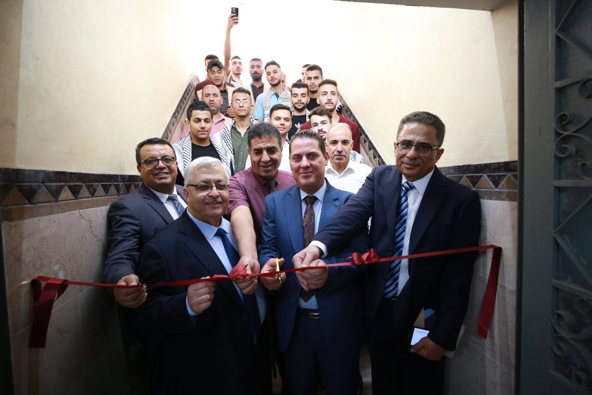 جامعة الأزهر-غزة تحتفل بافتتاح مجموعة مختبرات جديدة متعددة المهام

للمزيد: alazhar.edu.ps/arabic/newsdet…