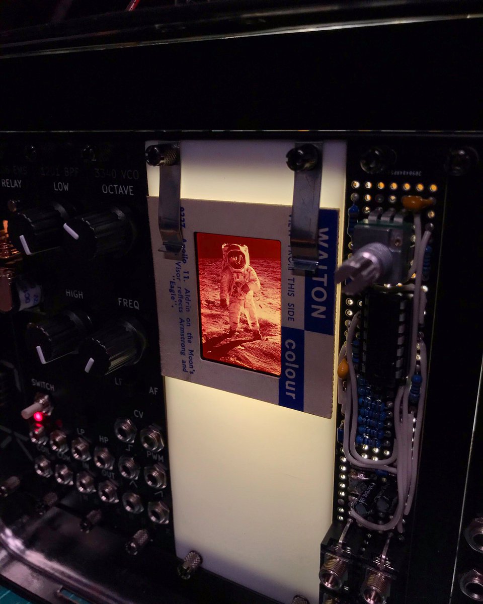 Hack_Modular's tweet image. Synth case lightbox! DIY video on @patreon 

patreon.com/posts/89554991…