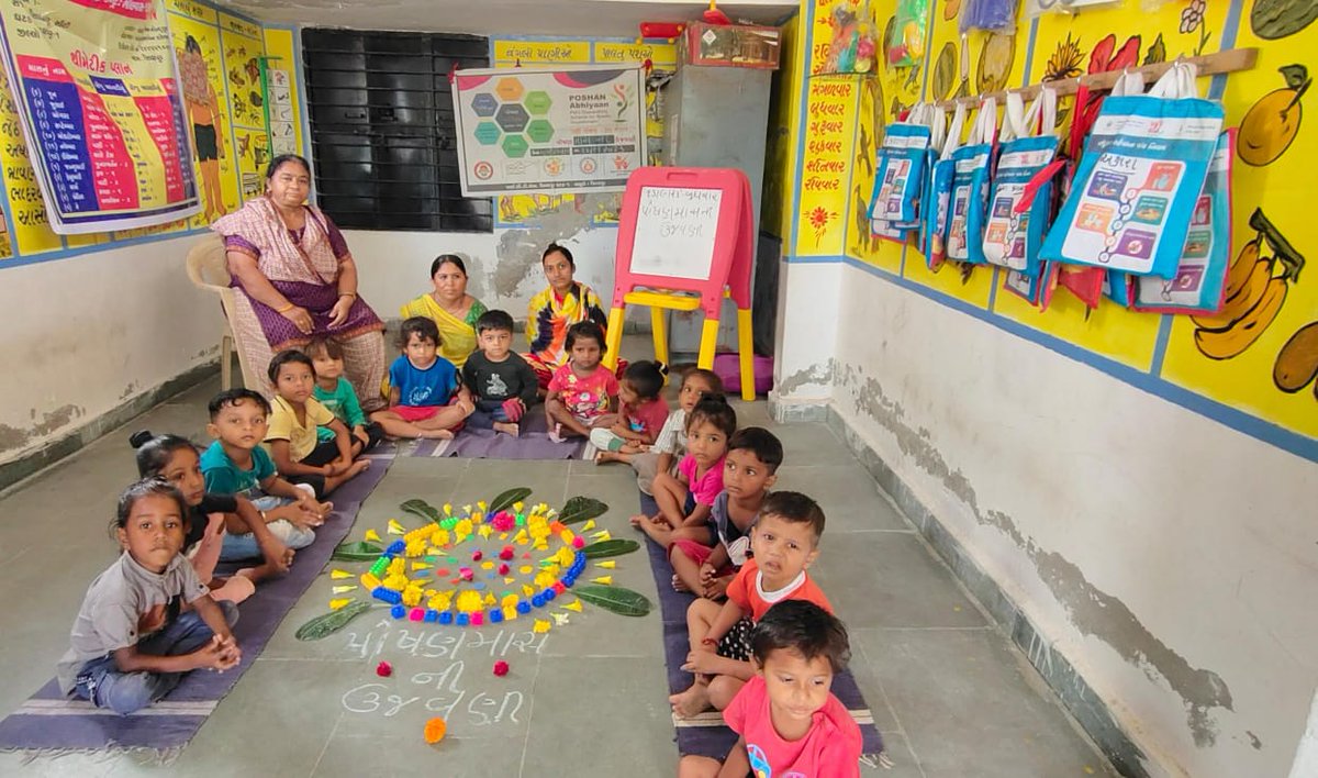 આજરોજ શંકરપુરા કેન્દ્ર માં બાળકોને રમત ગમત ચોપડી માં રંગકામ કરાવ્યું