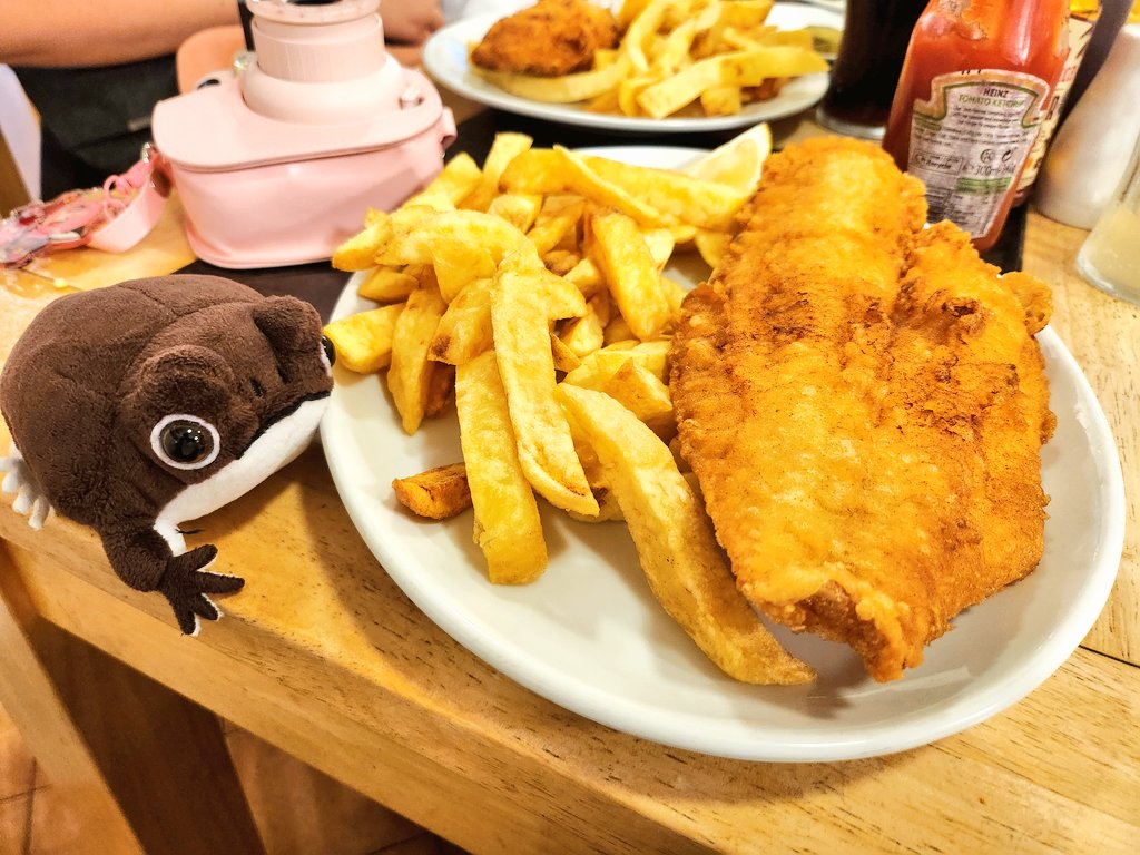 Oy bruv fancy sum fish n chips with a cheeky chap