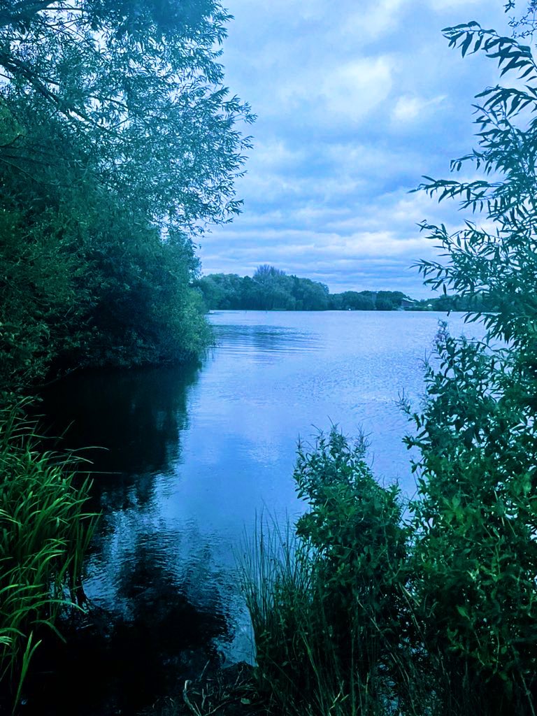 Kali_Holder's tweet photo. On Tuesday myself and @ChrisCo96476570 tried open water swimming for the first time. Despite the windy weather it was super exciting to try something new. let’s see if this continues through the winter season!  🌊🏊🏻‍♀️ https://t.co/rgIU09pXPO