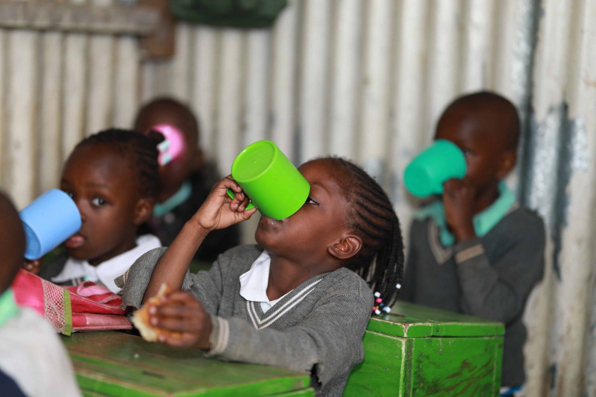 MamaFeeding's tweet photo. Did you know that school meals play a crucial role in enhancing students' mental well-being? https://t.co/vqzrW8BIHC