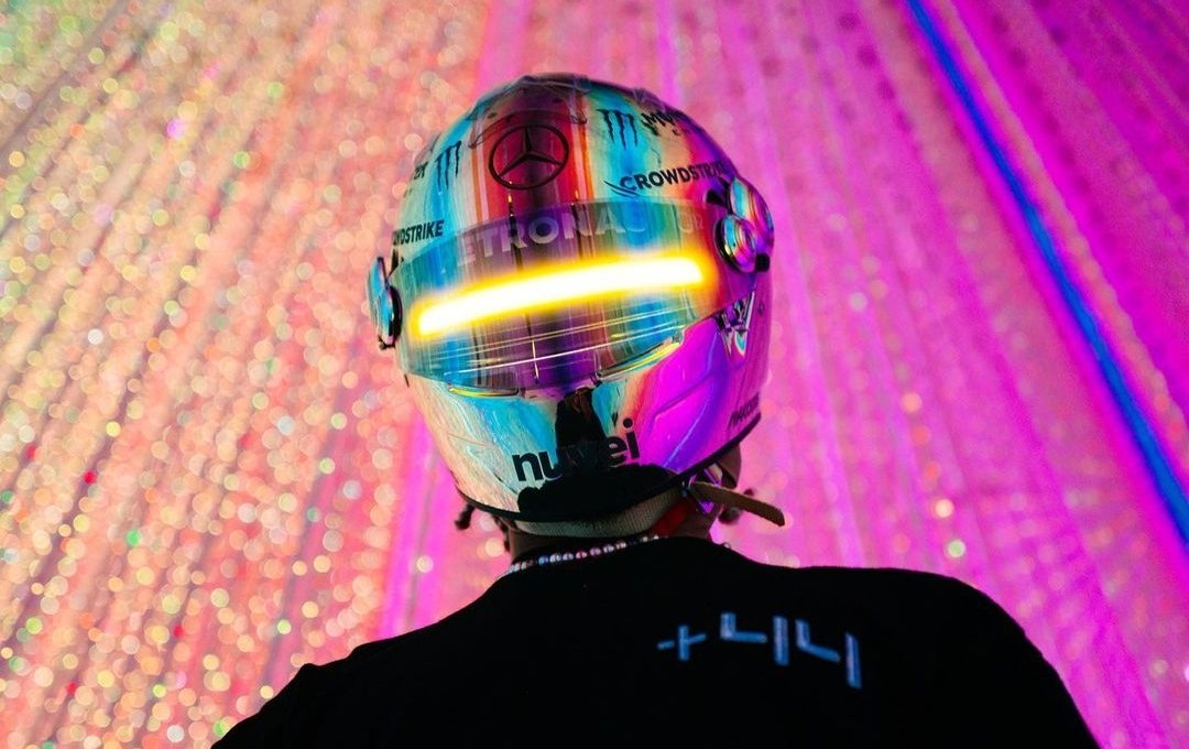 🚨 | Lewis Hamilton's helmet design for the Japanese GP.

Rate it from 1-10 🎯