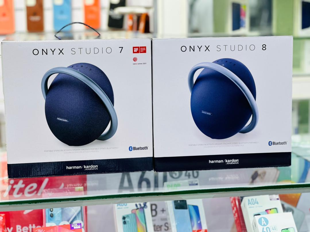 DsnComputers's tweet image. Special sound comes from an original Studios like 
Harman kardon Studio 7 Black/Blue 

Harman kardon Studio 8 Rose/Black/Blue