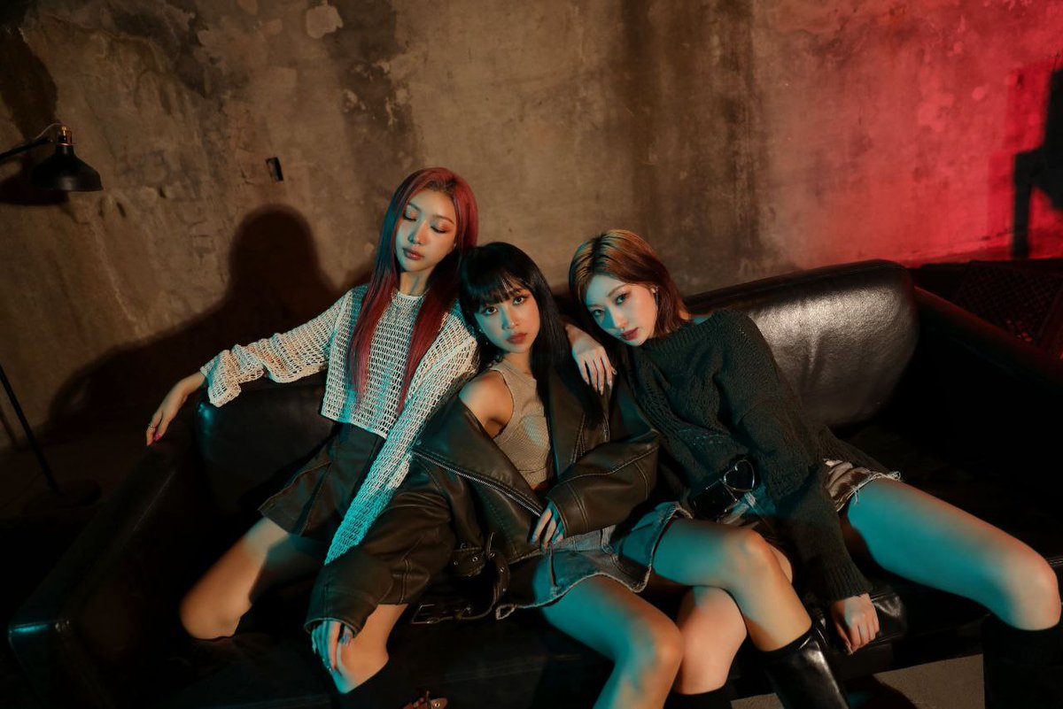 starfess's tweet photo. -star SECRET NUMBER SUB UNIT DITA, MINJI, JINNY SOO HOT🔥🔥🔥 https://t.co/es5a6B52ii