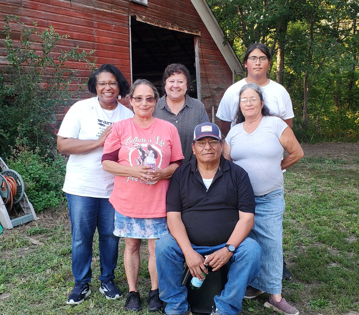DrMonicaTD's tweet image. Thank you to @mayoclinic_cenr for providing funding to support cultural interventions for mental health, recovery &amp;amp; #SuicidePrevention. So grateful to to Terrie Kitto &amp;amp; her team at Santee Health center for sharing their wisdom &amp;amp; cultural interventions w/ horses.  #NativeWisdom