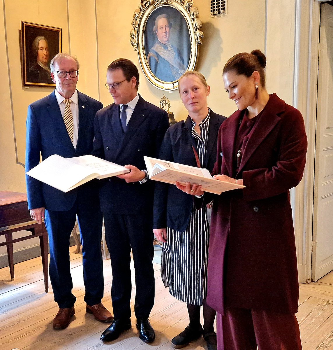 I Ehrensvärd museet, Sveaborg med HKH Kronprinsessan Victoria, HKH Prins Daniel och verksamhetsledaren Carita Wilenius-Rantala.