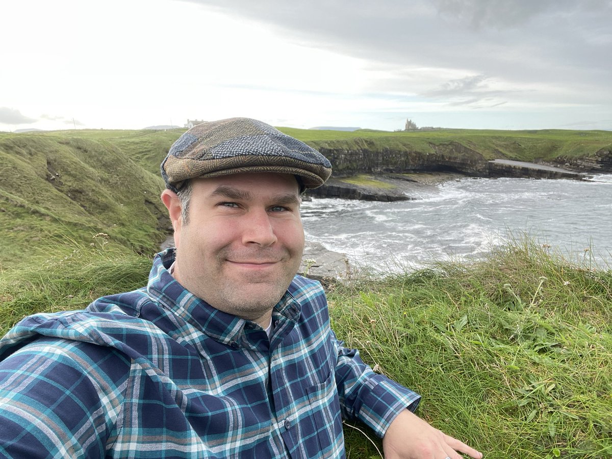 PhoenixMan38's tweet photo. @Elana__Love Somewhere beyond the sea, somewhere watching for me, my lover stands on golden sands and watches the ships that go sailing. #BDarin https://t.co/WyNN1ISLTz