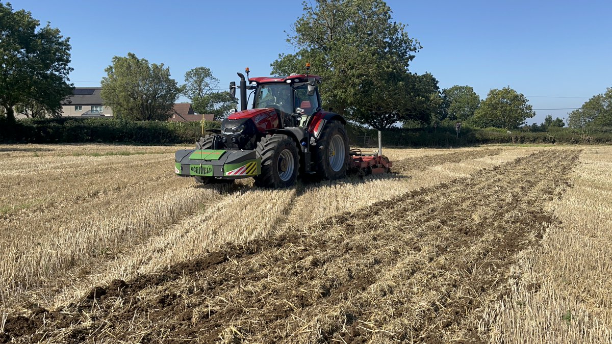 CaseIH_UK_IRE's tweet image. Puma 260 with @StartinTractors in Warwickshire💪. If you're interested in a demo of our Puma or Optum please get in touch with your local dealer or request a demo here:  bit.ly/CaseIHDemo  

#CaseIH #Demotour #Dealer #TrustTheRed
#RedPower