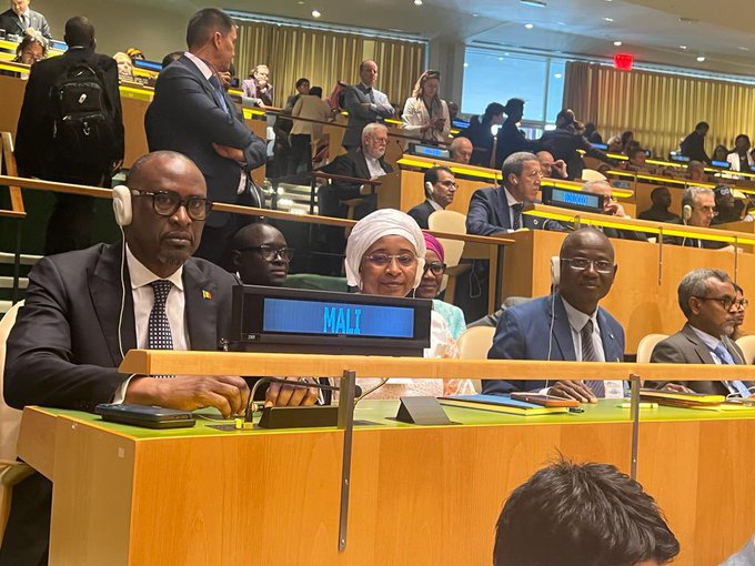 78ème session ordinaire de l'Assemblée Générale des Nations Unies, 

La délégation de l'État du Mali  🇲🇱 de l'Alliance des État du Sahel (#AES), conduite par le Ministre Ministre des Affaires Etrangères et de la Coopération Internationale M. AbdoulayeDIOP, participe à cette