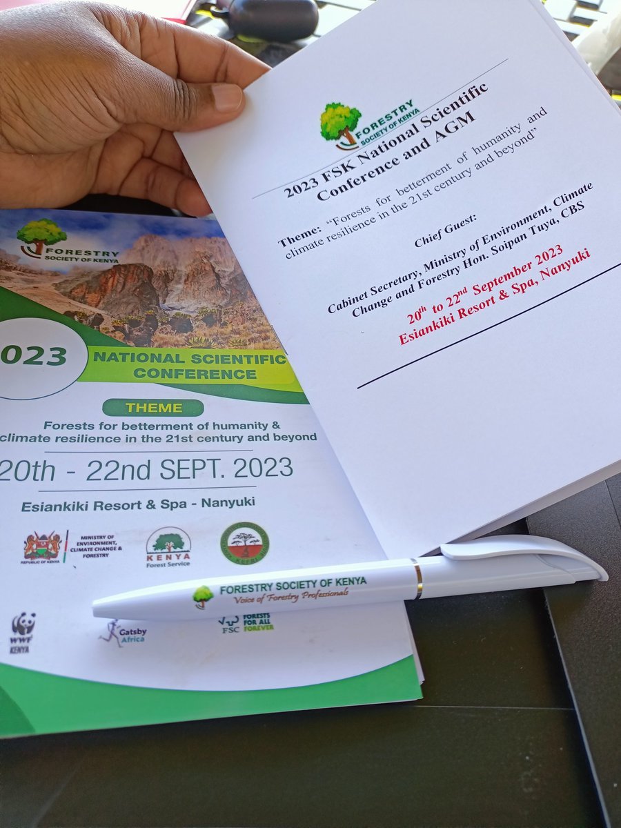 CollinsTowet's tweet photo. Charting the Path to a Just Transition: Bridging Environmental Sustainability and Economic Development for a Sustainable Future 🌿🌍💼 #SustainableDevelopment #ScienceForChange" https://t.co/yU6XpG7VPB