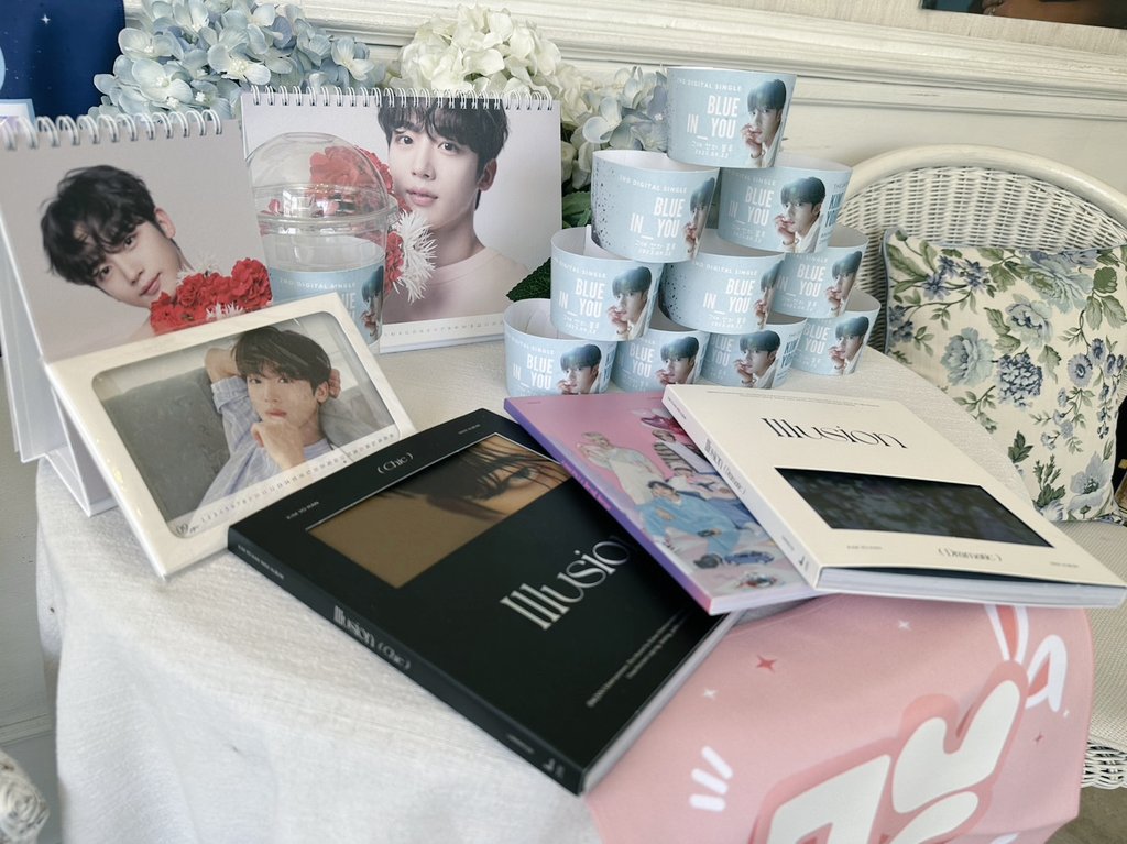 AngAng_KYH's tweet photo. 🎂2023 #Blue_in_You #그대_안의_블루

:¨·.·¨: ˚ . ⁺ ˚ ⋆ `·. Happy Yohan Day ♡  ⁺ . ˚ ⁺ . ⋆⁺ .⋆.·˚

🍒 9/21 - 9/24
Locate : Malee Maya cafe'  Chiangmai

🐰Please come and join us as we celebrate Yohan’s Day 

#HappyYohanDay
#KIMYOHAN #김요한 
#คิมโยฮัน 
@WEi__Official https://t.co/Jfv10EPuA6