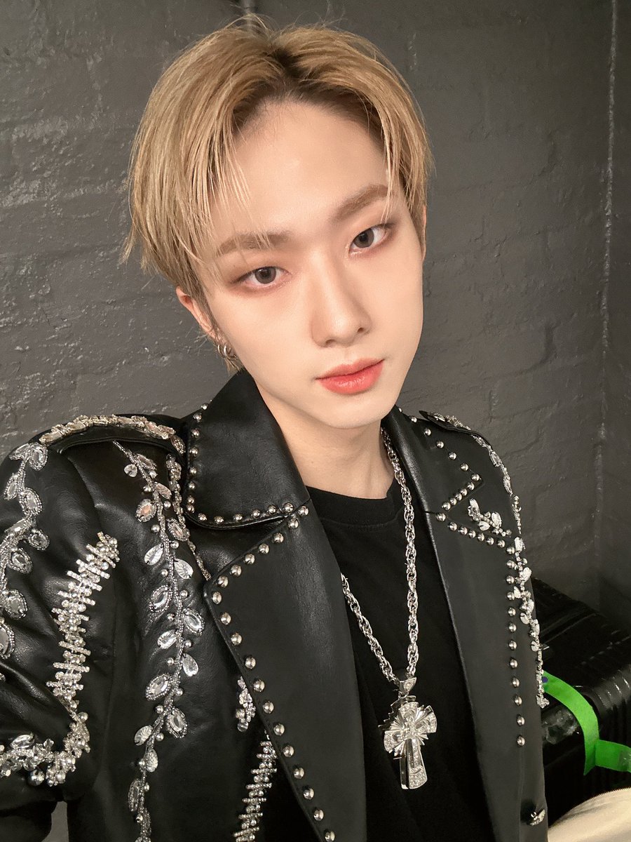P1H_members's tweet photo. Melbourne!! Thank you so much for coming and giving us a lot of energy I won’t forget last night🤙 See you again!!!

#P1Harmony #JIUNG https://t.co/NbKnVwPUFJ