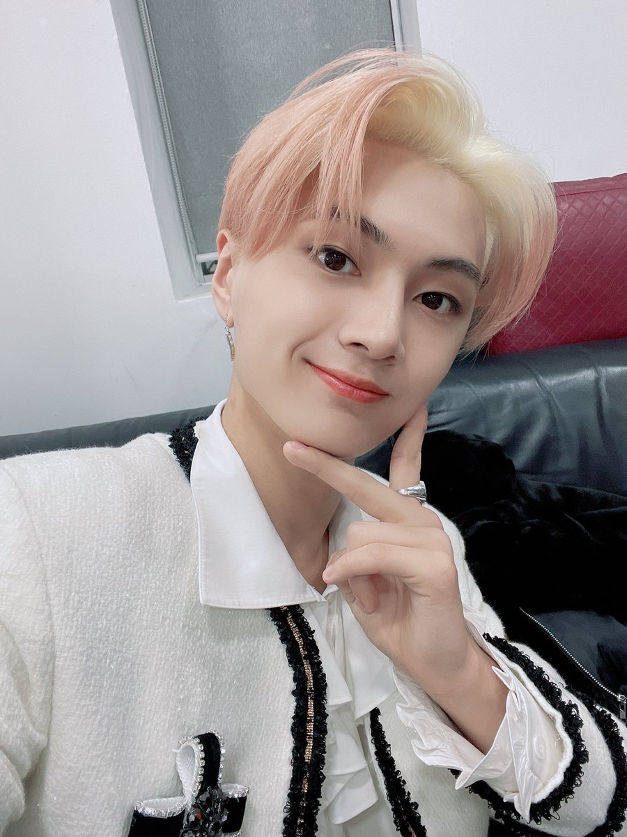 voidzweb's tweet image. ㅤㅤ
ㅤ     /\___/\
ㅤ     ꒰ ˶• ༝ - ˶꒱ 　     𝚗𖦹𝚋𝐥e𝑠𝑠𝕖𝚍 𝚟𝕒𝐦𝚙𝑧
ㅤㅤ./づ =͟͟͞͞   ♡         𝚗𝕖𝐰 バカ ✪ u𝚙𝚍𝕒𝐭e
ㅤㅤ