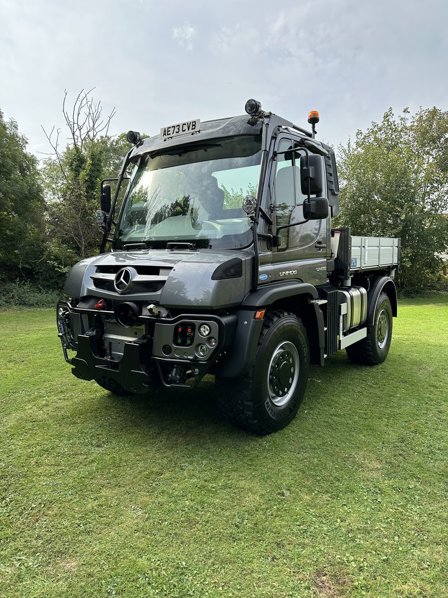 IbbettsU's tweet photo. This stunning Unimog U435 ready and been driven away by its proud new owner. After demonstrating from us earlier in the year the customer decided it was time to add a new addition to his fleet. 

For all your Unimog needs give us a call 

Nick 07739091366 https://t.co/v8rBDBZdjQ