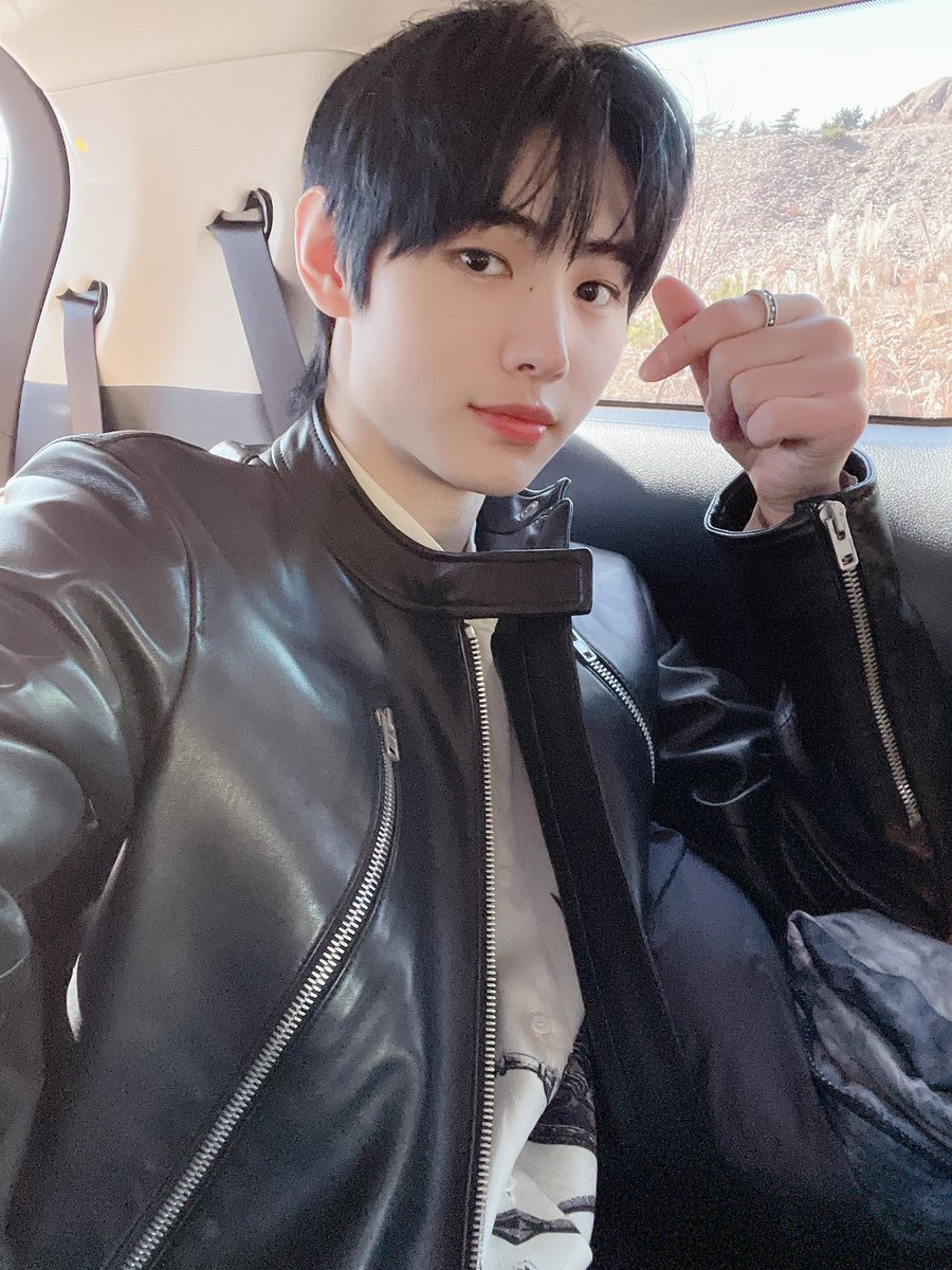 voidzweb's tweet image. ㅤㅤ
ㅤ     /\___/\
ㅤ     ꒰ ˶• ༝ - ˶꒱ 　     𝚗𖦹𝚋𝐥e𝑠𝑠𝕖𝚍 𝚟𝕒𝐦𝚙𝑧
ㅤㅤ./づ =͟͟͞͞   ♡         𝚗𝕖𝐰 バカ ✪ u𝚙𝚍𝕒𝐭e
ㅤㅤ