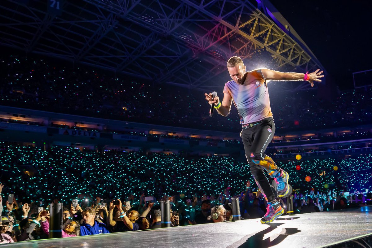 Warm 106.9 tweet media