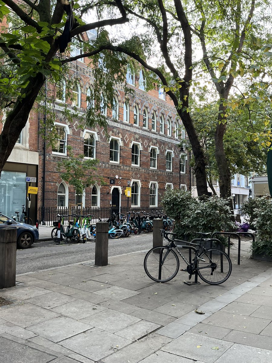 PrescotPrimary's tweet image. Mrs George and Mrs Blackburn are on their way to The Royal Society, London to present at Challenge Partners National Conference about “Thriving in a mainstream classroom through an alternative learning journey.” Time to celebrate PCP 🤩