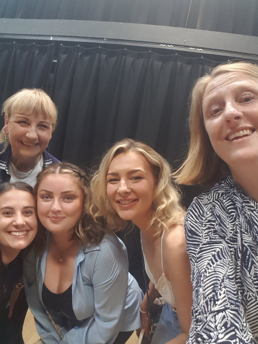 LONDON FRIENDS!! 

A Thing Called Love is coming to <a href="/EtceteraTheatre/">Etcetera Theatre</a> in Camden on 3rd October 🩷 

I’ll be performing a monologue written by <a href="/LeeSaunders72/">Lee Saunders</a> and would love you all to be there!! 

PLEASE RT and spread the word 🥰 

Book tickets here: citizenticket.com/events/etceter…