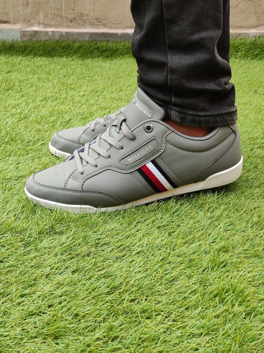 Smartrends254's tweet image. Item: Tommy Sneakers 
🔹Price:Ksh 3,699
🔹Contact: 0706329991📞
🔹Sizes: 40,41,42,43,44,45
🔹Hurry while stocks last
🔹Delivery charges apply outside Nairobi CBD
#shopforless
