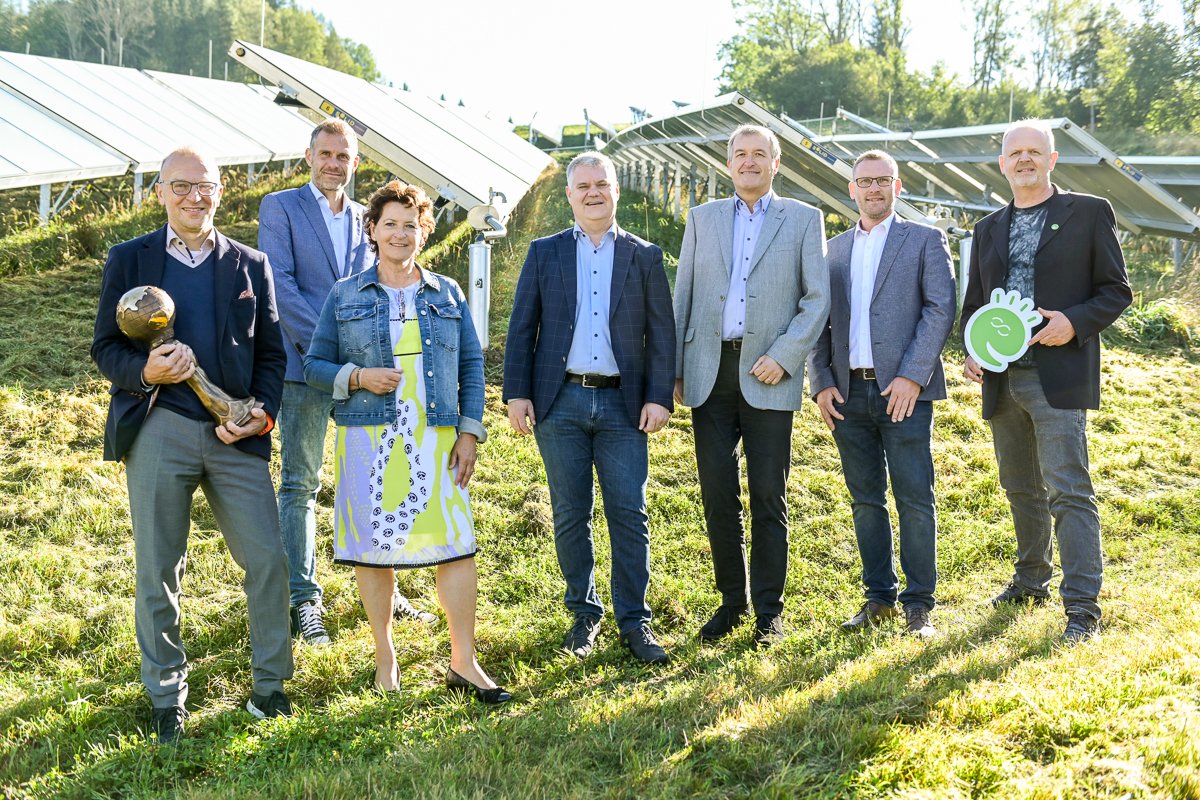 Größte Freiflächen-Solarthermie-Anlage Österreichs als Teil des Großforschungsprojekts ThermaFLEX im steirischen Mürzzuschlag feierlich eröffnet. <a href="/Solid_Austria/">SOLID Solar Energy Systems GmbH</a>  <a href="/Green_EnergyLab/">Green Energy Lab</a>  <a href="/klimafonds/">Klima+Energiefonds</a>