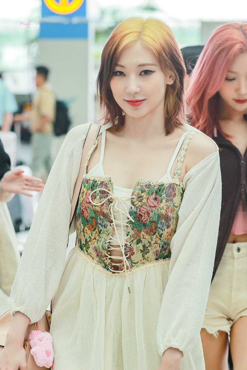 pinkday_jinny's tweet photo. 230916 ICN

언니 보고시퍼😭😭💗

#SECRET_NUMBER #시크릿넘버 #JINNY #진희 @5ecretNumbe https://t.co/go82ySzHwr