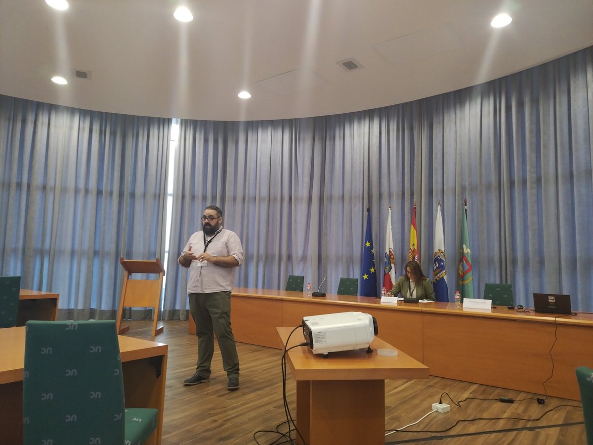 Continúan las #28JornadasCAUCrue en @unican con la conferencia de @JaviReq 'Estándares NEDA: Elemento de valor añadido en el marco de la transformación digital en Archivos'