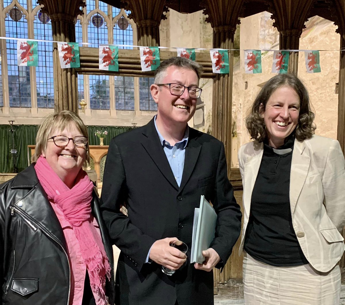 CytunNew's tweet photo. Mae fideo darlith goffa'r Parch Lloyd Jones a draddodwyd gan Siôn, ein Prif Weithredwr, bellach yn fyw ar wefan Cytûn - mynnwch gip a gwrando ar "Dringo'r Ail Fynydd : Dyfodol Eciwmeniaeth yng Nghymru?" https://t.co/NpnhrP1CTC https://t.co/QK73onFRVy