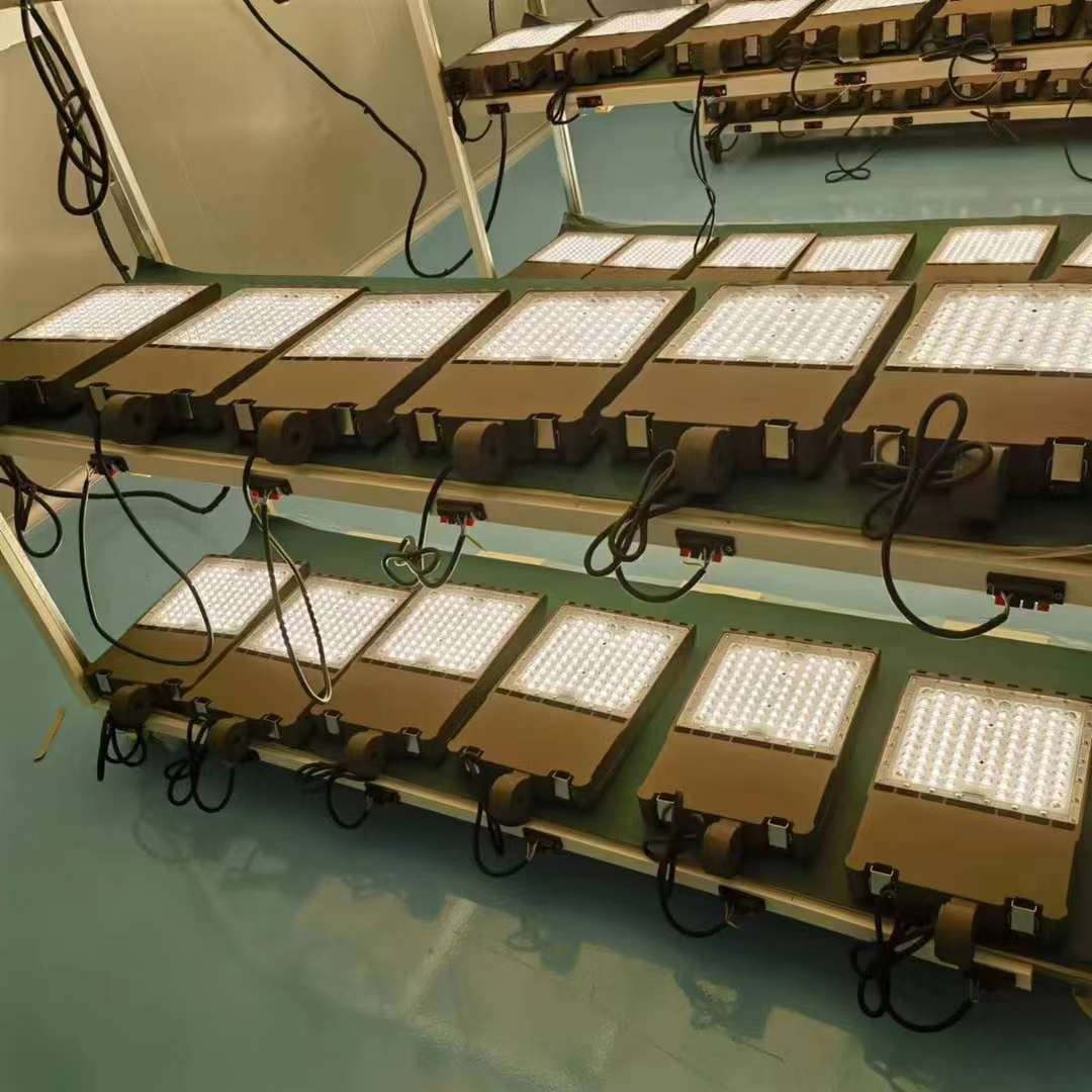 UFOLIGHTIN95370's tweet image. UFO Lighting INC is committed to providing high-quality industrial lighting products,Before any product leaves our factory, we subject it to rigorous aging tests to ensure that each and every item meets our quality standards completely. #ledhighbay #agingtest